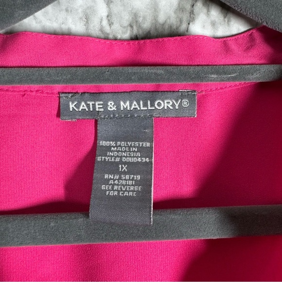 Kate & Mallory Pink Relaxed Blouse with Mandarin Collar - Picture 3 of 7